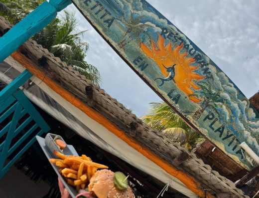 La Petita En La Playita